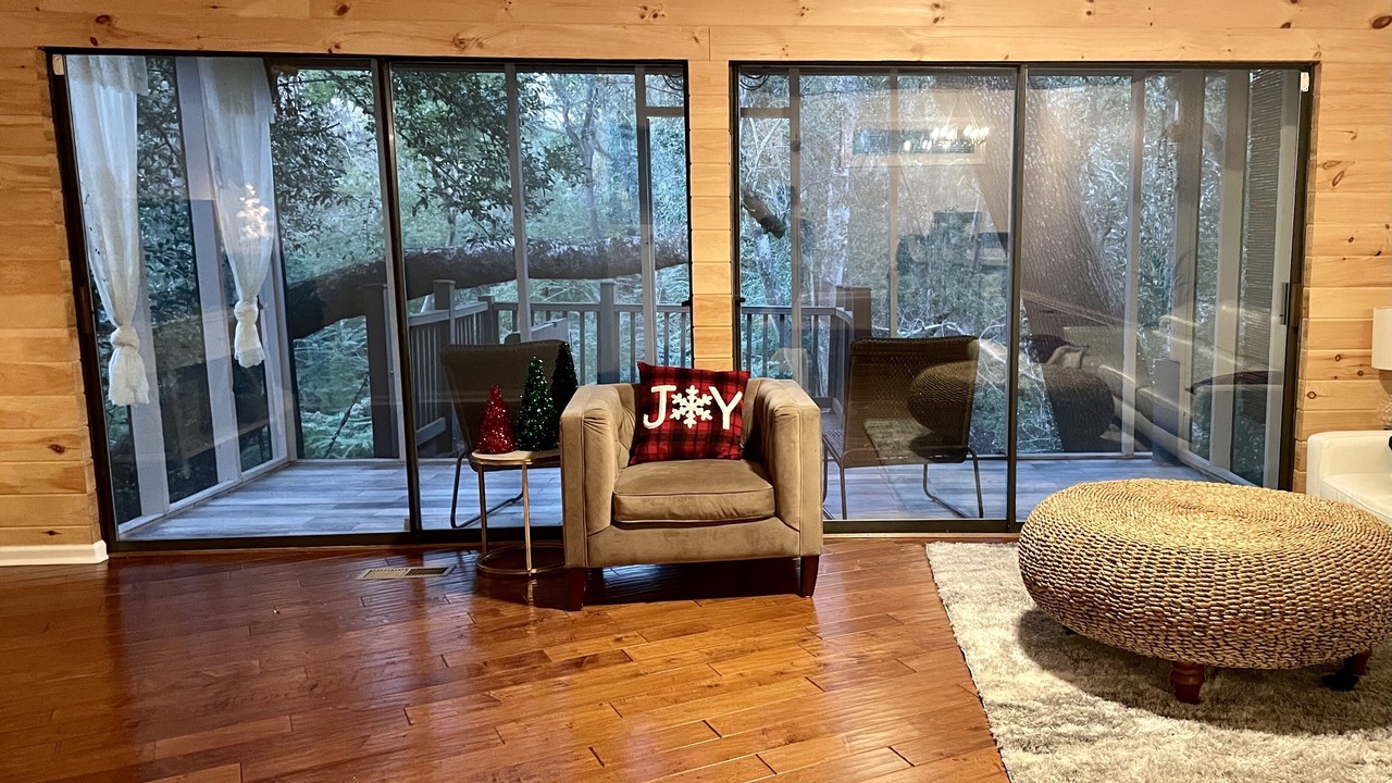 Photo of Livingroom in Florida Panhandle