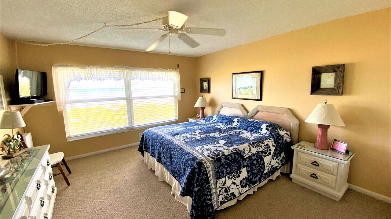 Photo of Bedroom in Cocoa Isles
