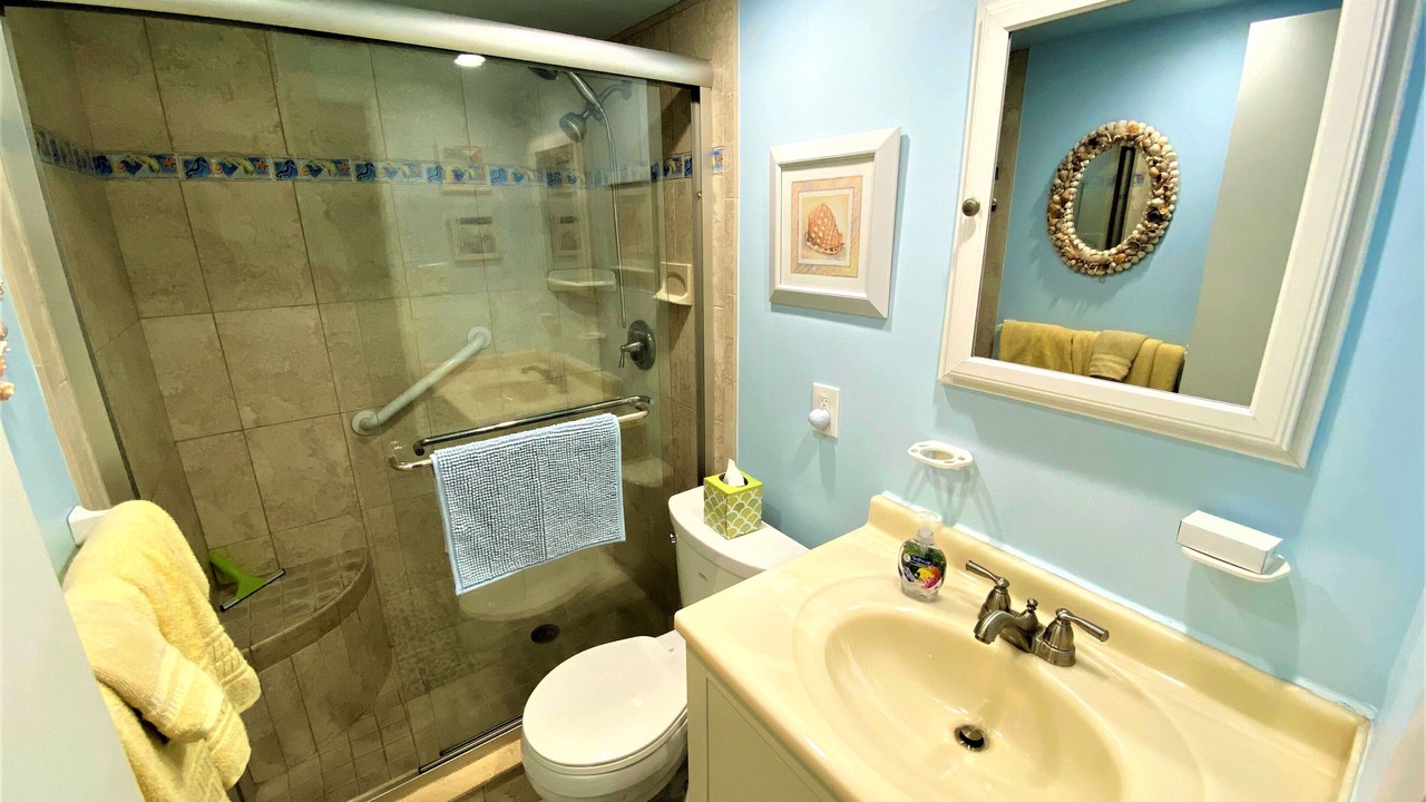 Photo of Bathroom in Cocoa Isles