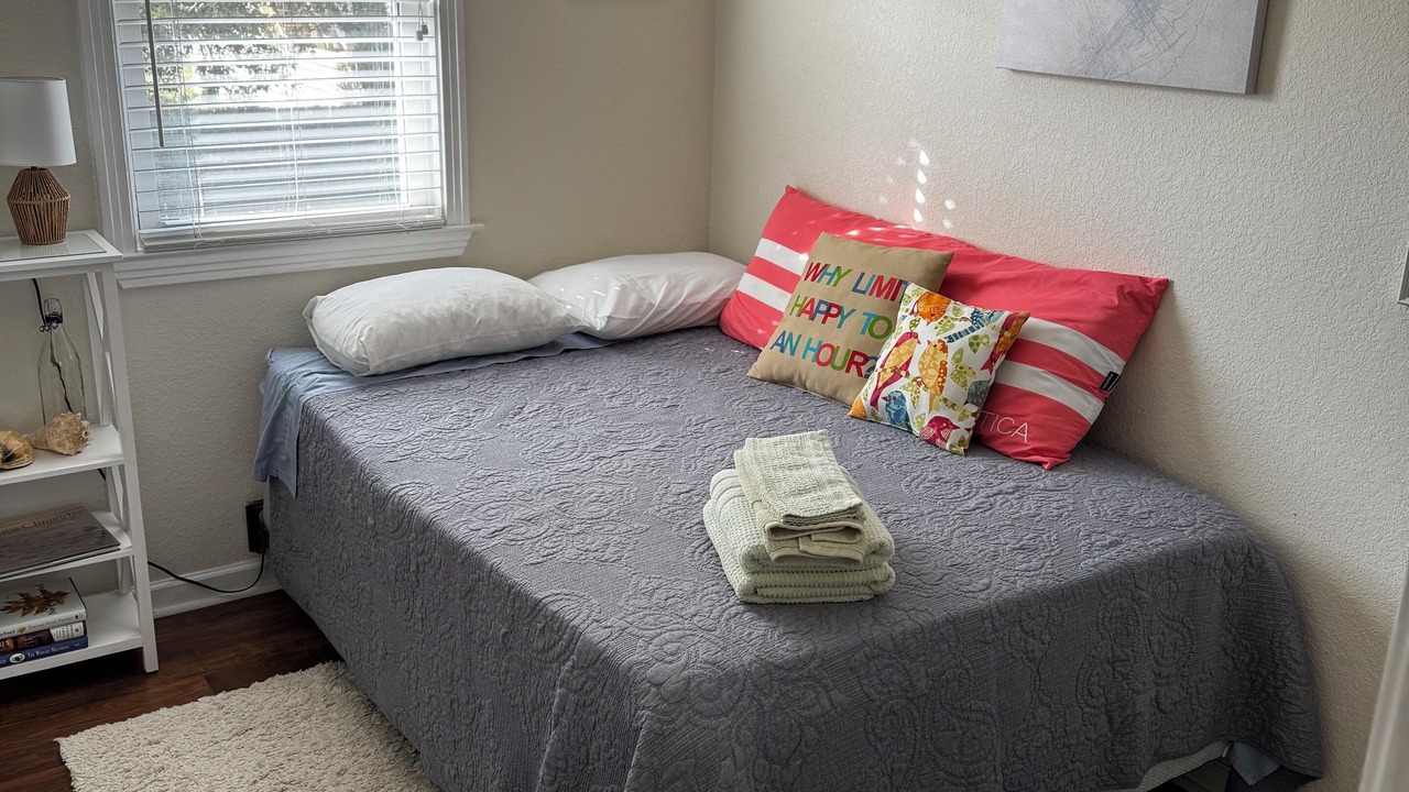 Photo of Bedroom in Colington