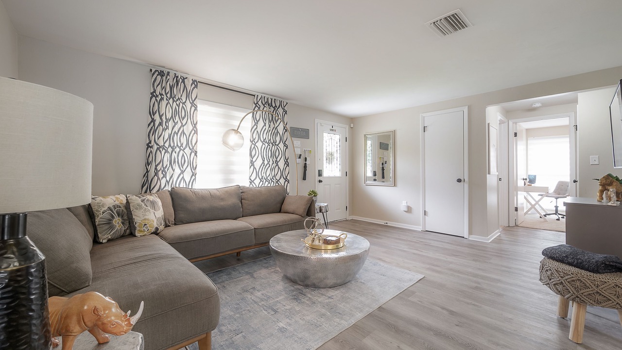 Photo of Bedroom in Bearss Plaza