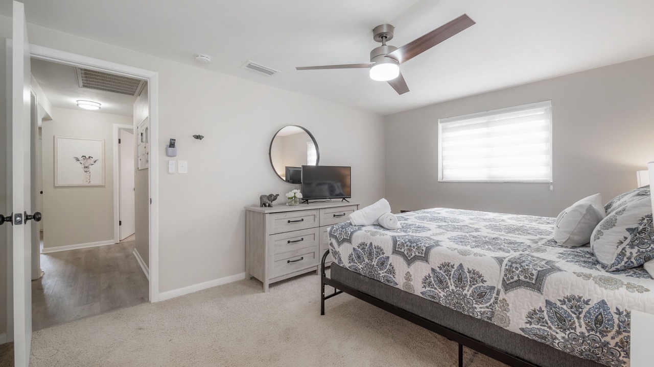 Photo of Bedroom in Bearss Plaza