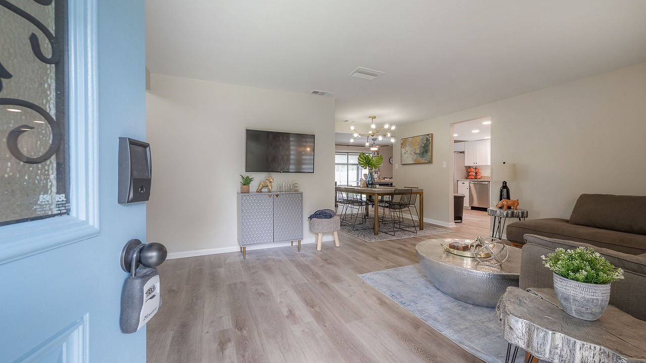 Photo of Livingroom in Bearss Plaza