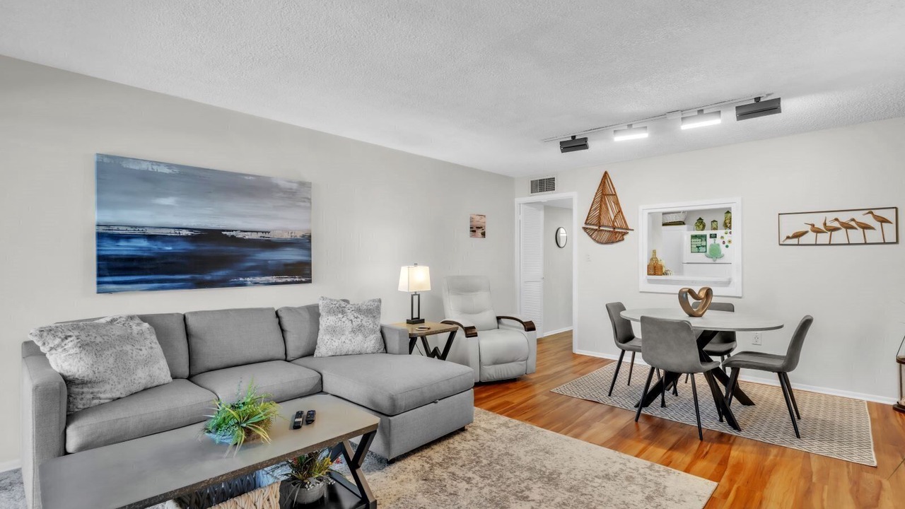 Photo of Livingroom in Whitney Beach