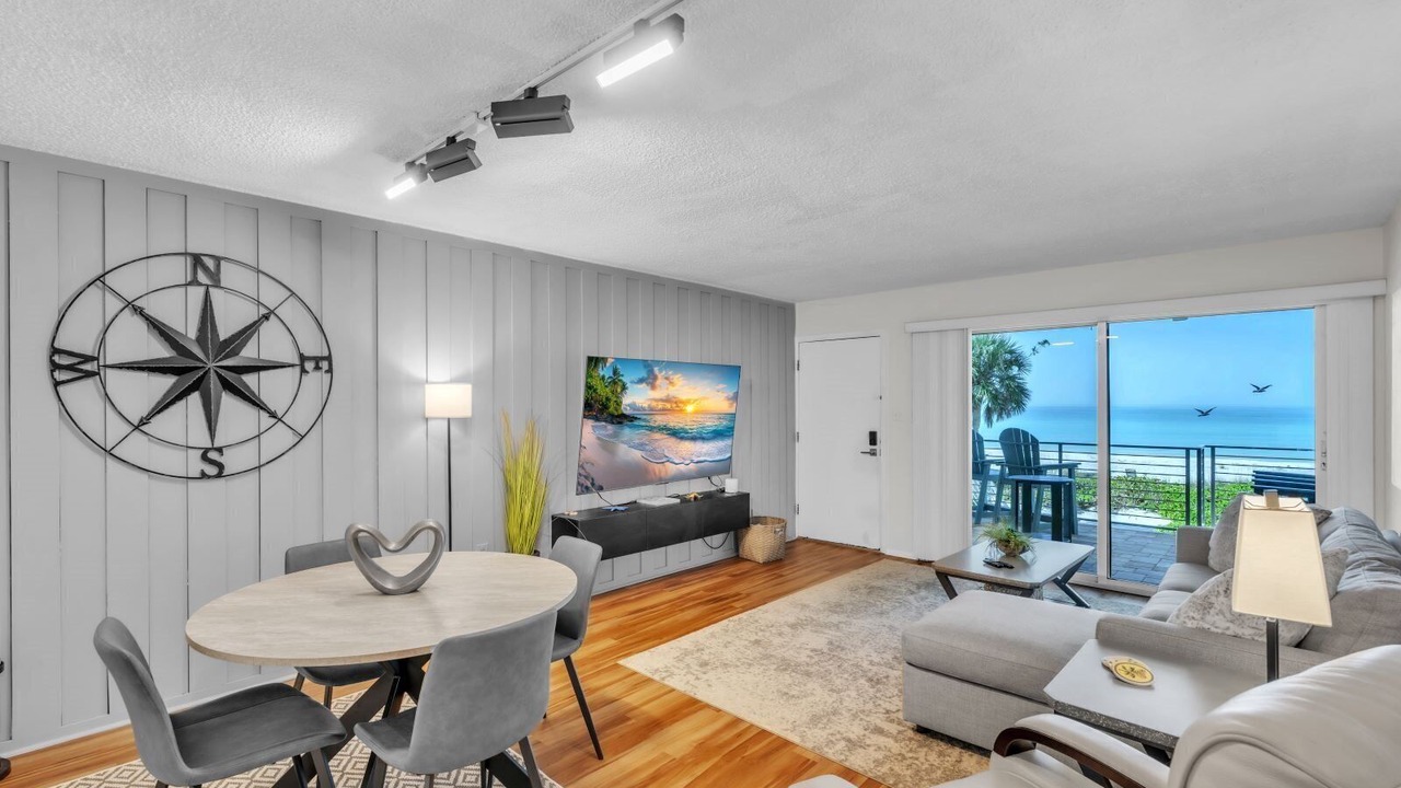 Photo of Livingroom in Whitney Beach