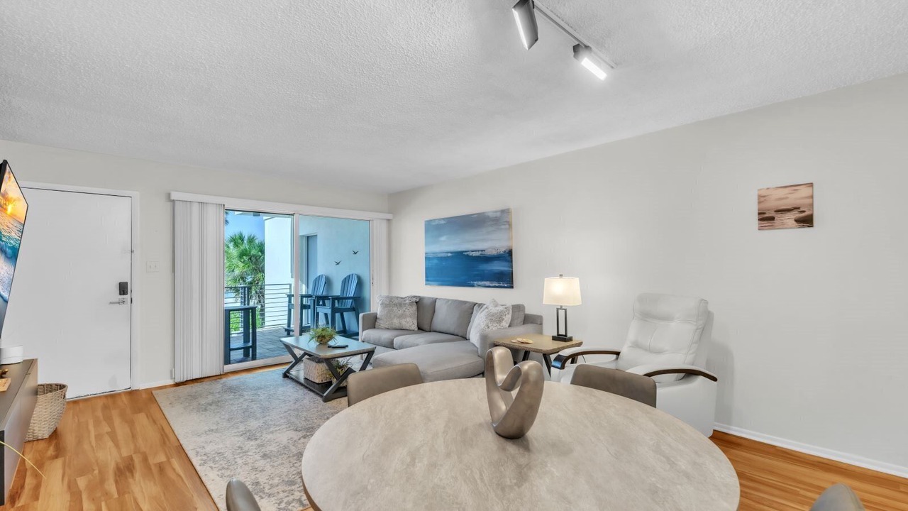 Photo of Livingroom in Whitney Beach