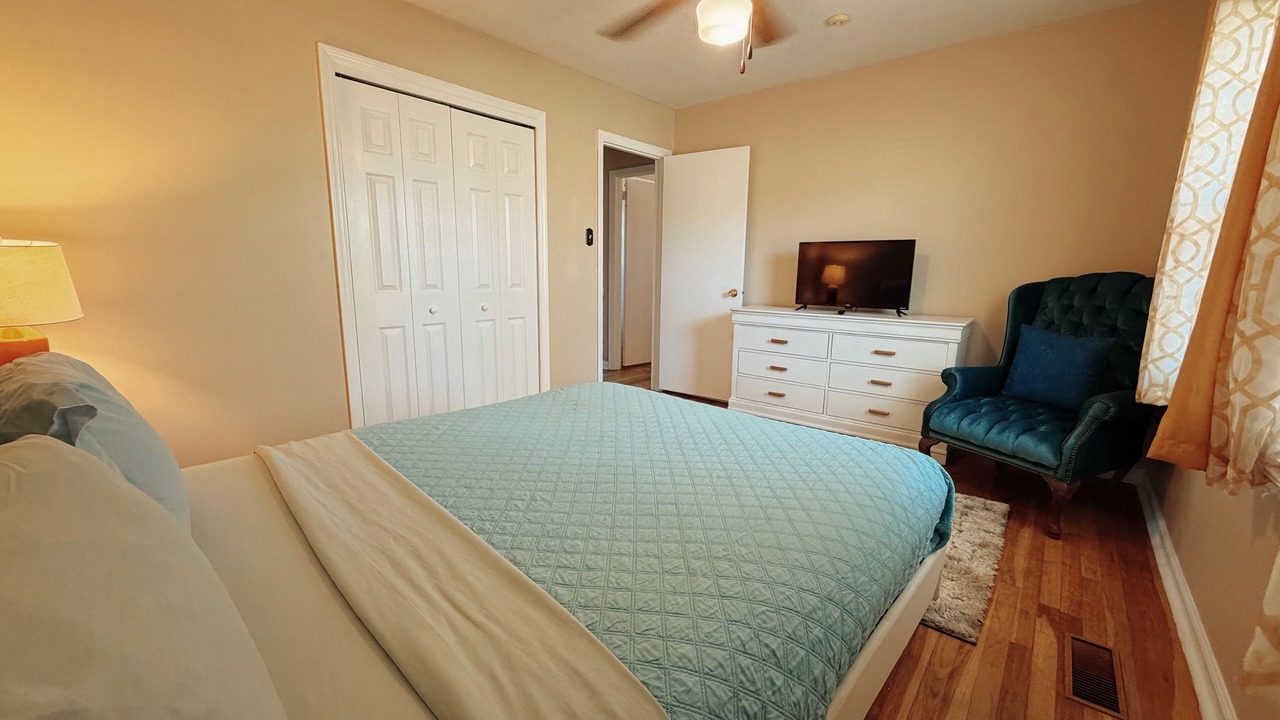 Photo of Bedroom in Valdosta