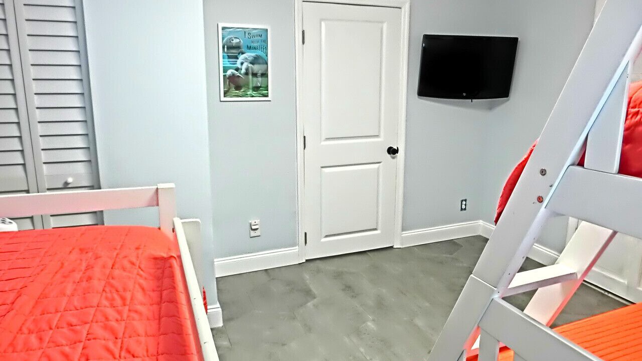 Photo of Bedroom in Weeki Wachee Gardens