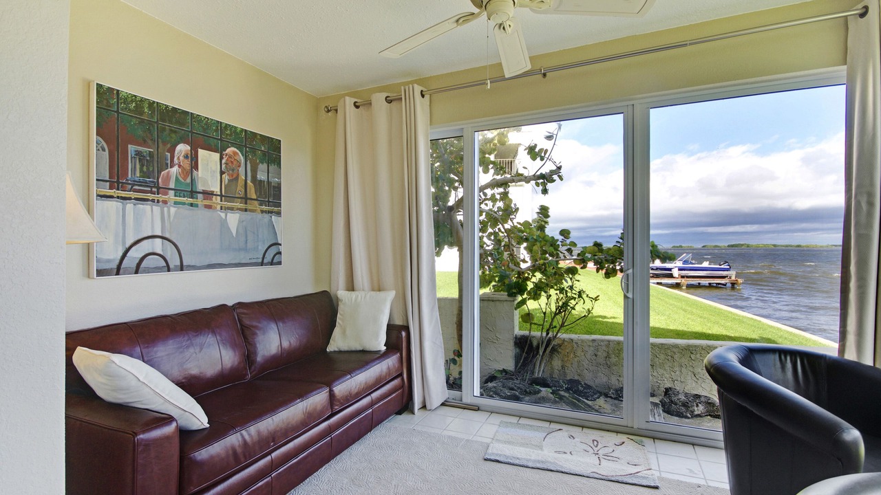 Photo of Livingroom in Cocoa Beach