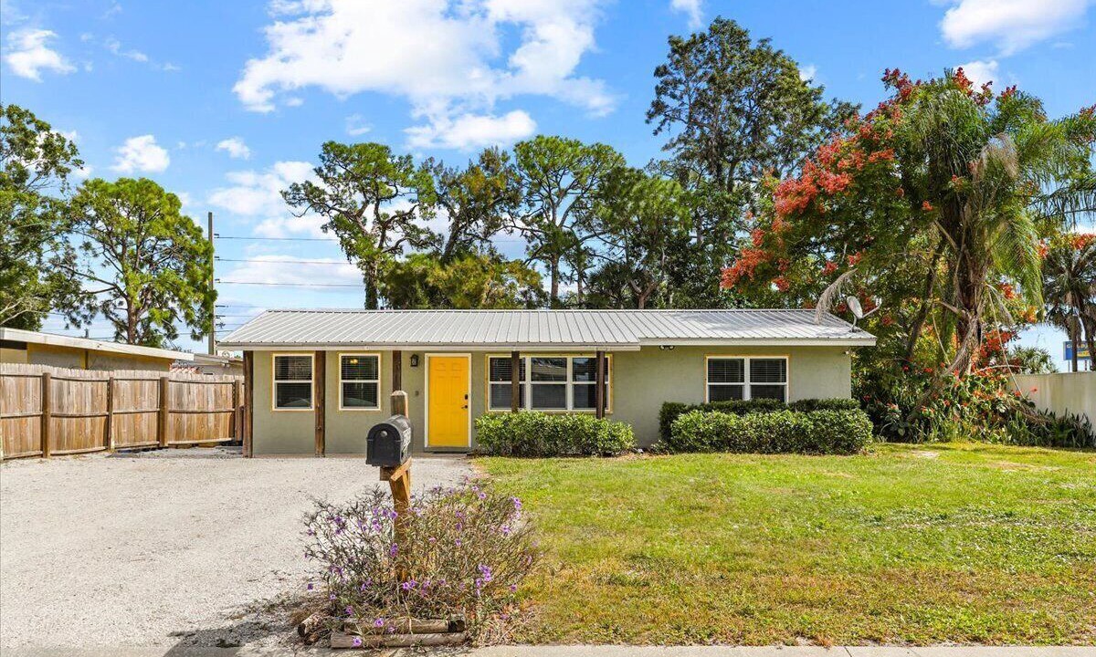 Photo of Outdoor in Gulf Gate Estates