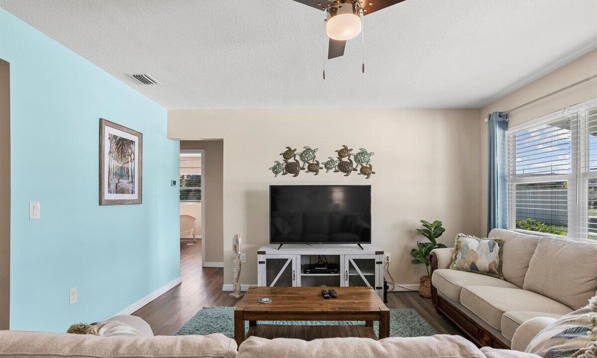 Photo of Livingroom in Gulf Gate Estates