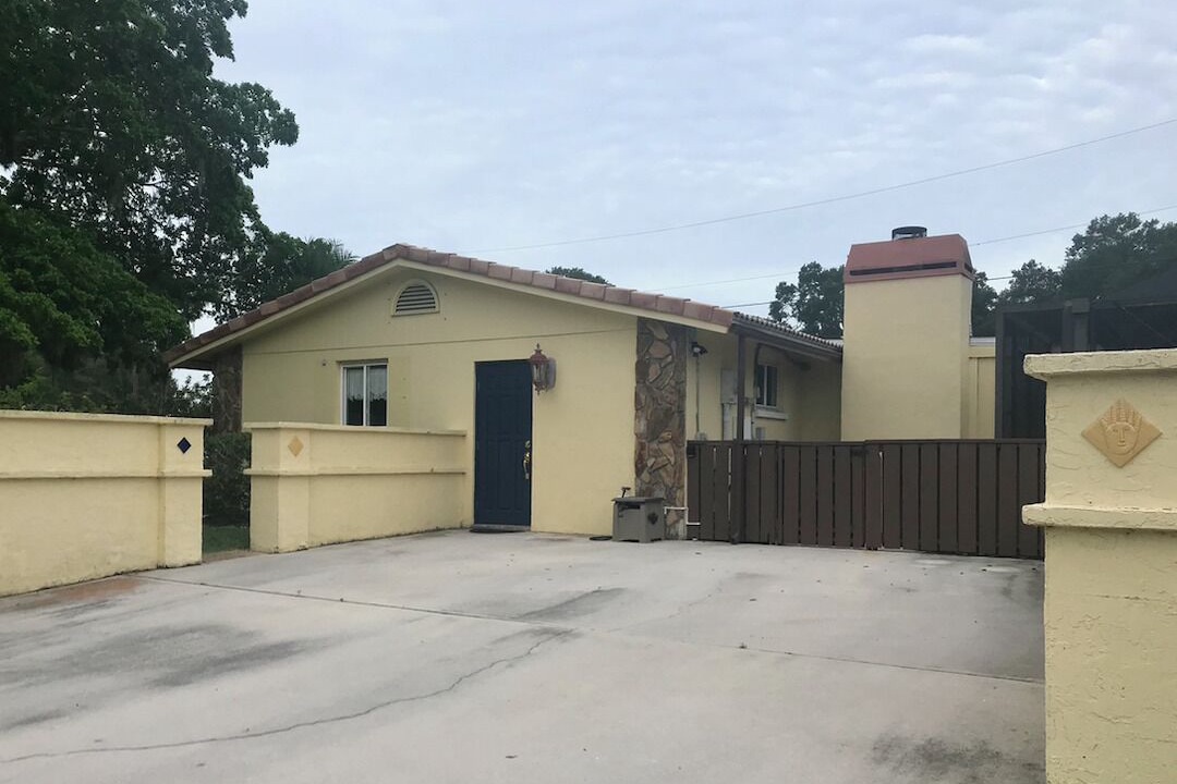 Photo of Outdoor in Gulf Gate Estates