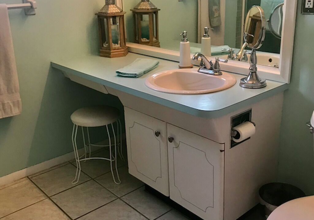 Photo of Bathroom in Gulf Gate Estates