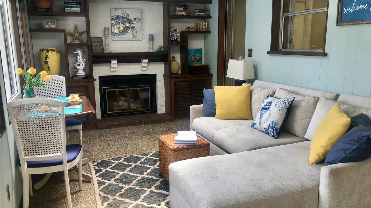 Photo of Livingroom in Gulf Gate Estates