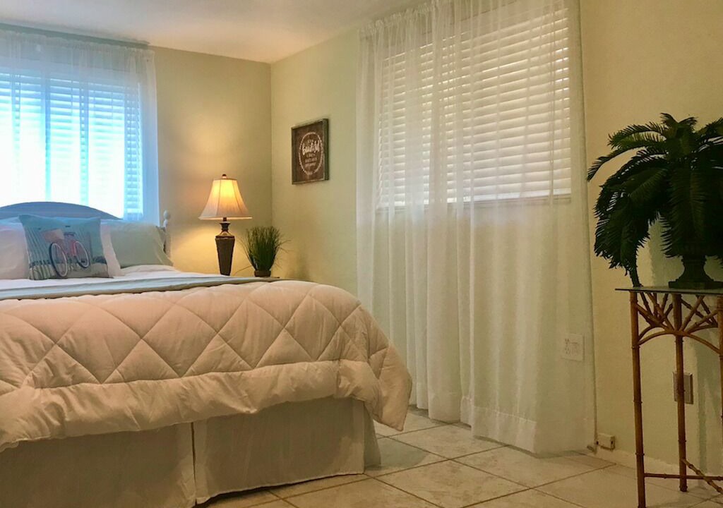 Photo of Bedroom in Gulf Gate Estates
