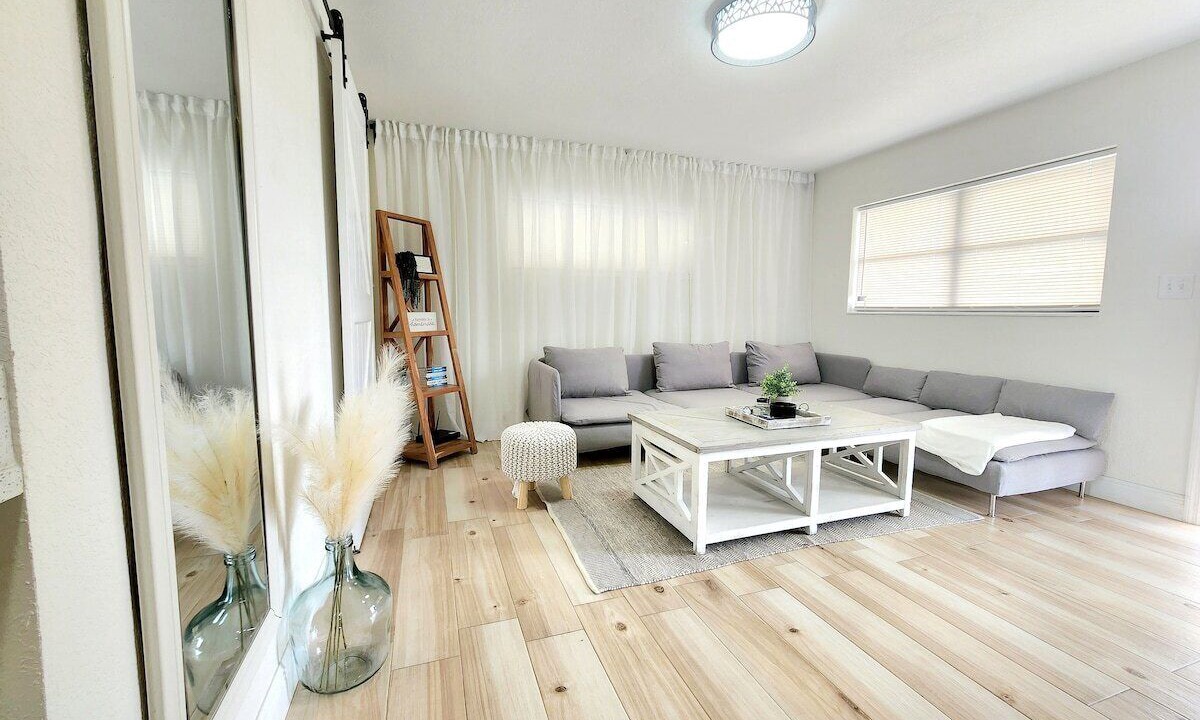 Photo of Livingroom in Meadowlawn