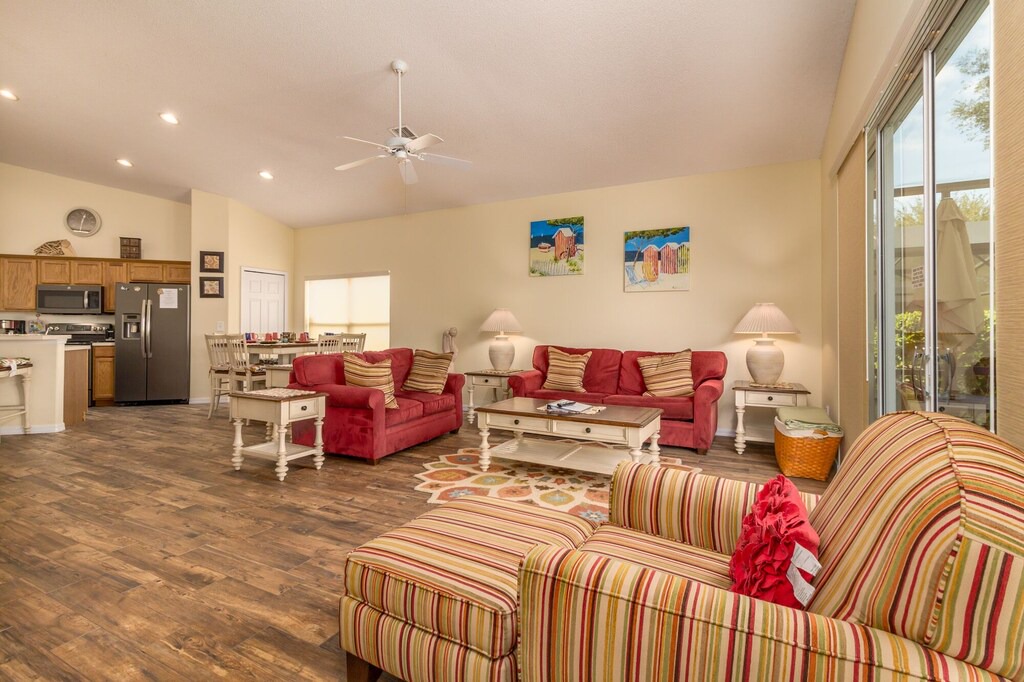 Photo of Livingroom in Four Corners