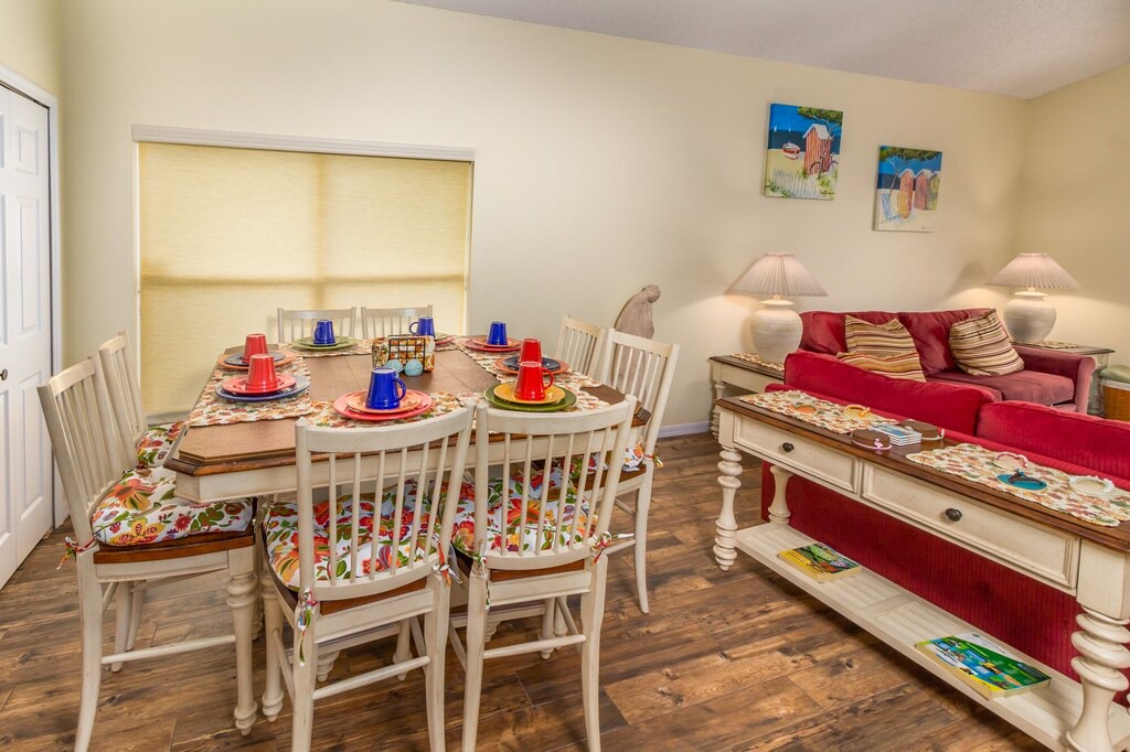 Photo of Livingroom in Four Corners