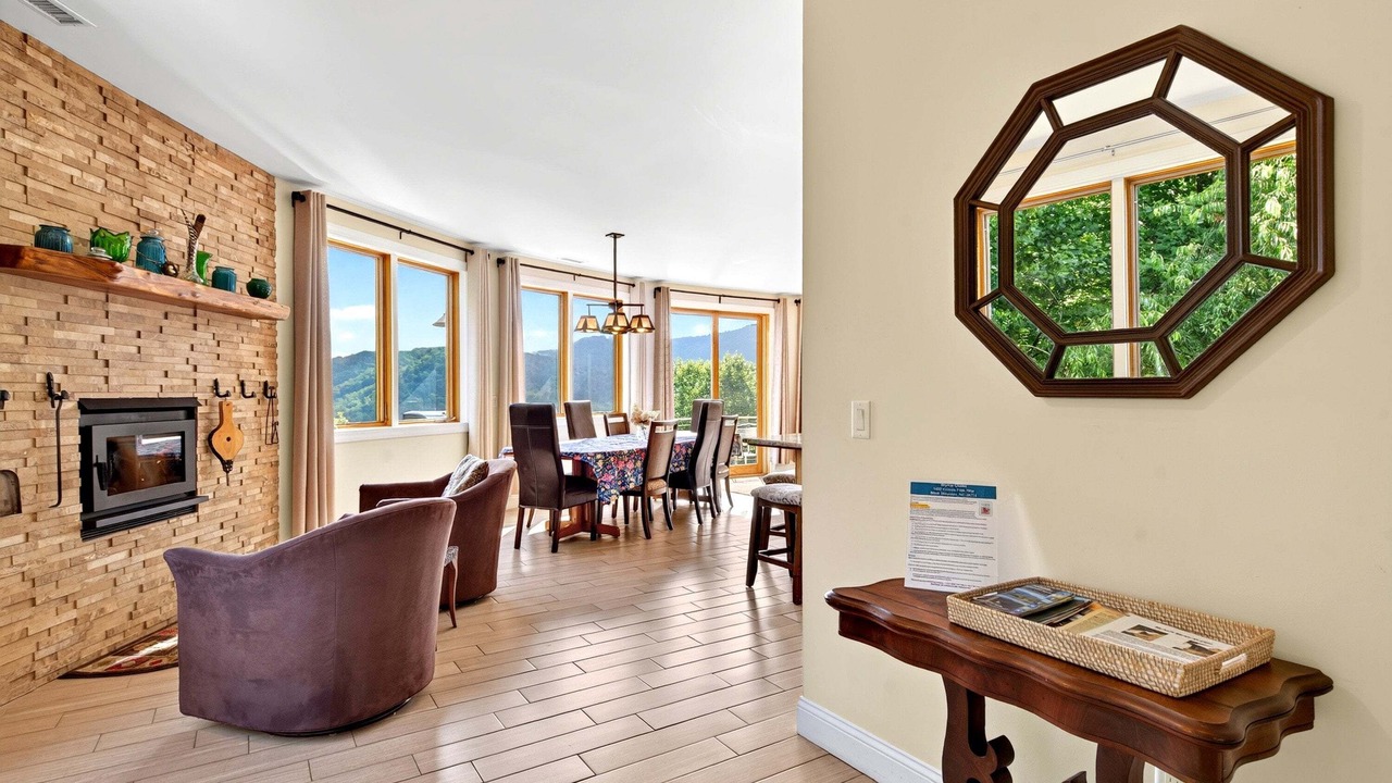 Photo of Livingroom in Black Mountain