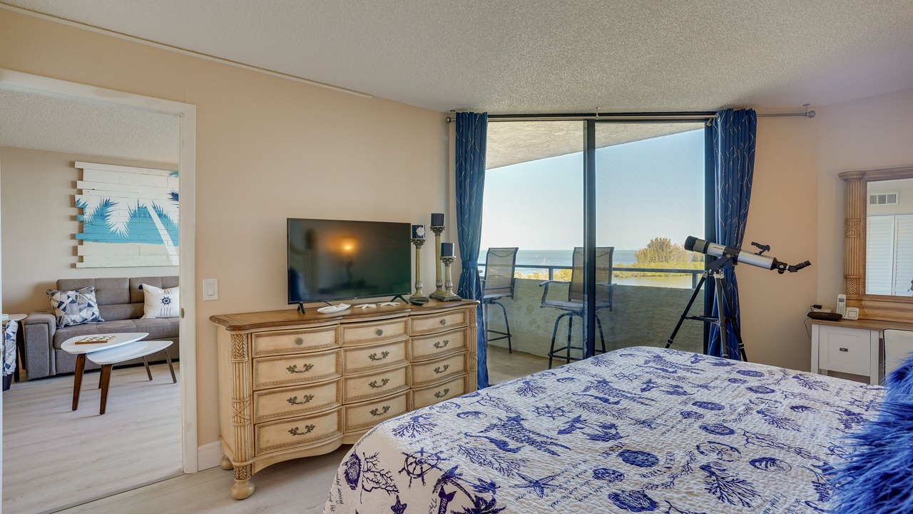 Photo of Bedroom in Hudson