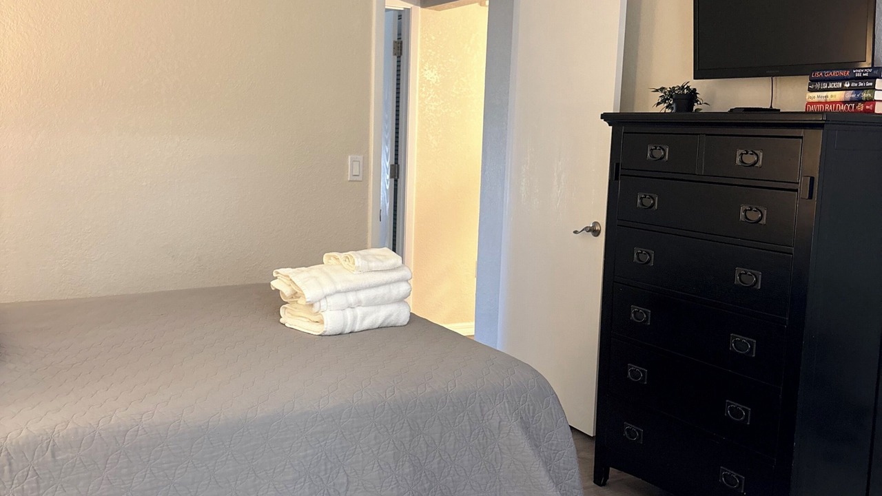 Photo of Bedroom in Indian Beach Sapphire Shores