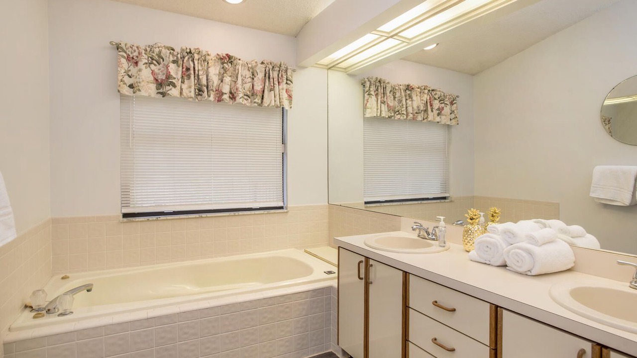 Photo of Bathroom in Temple Crest