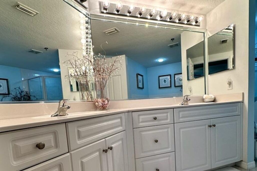 Photo of Bathroom in New Smyrna Beach