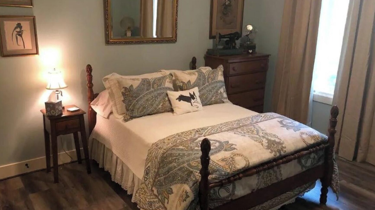 Photo of Bedroom in Landrum