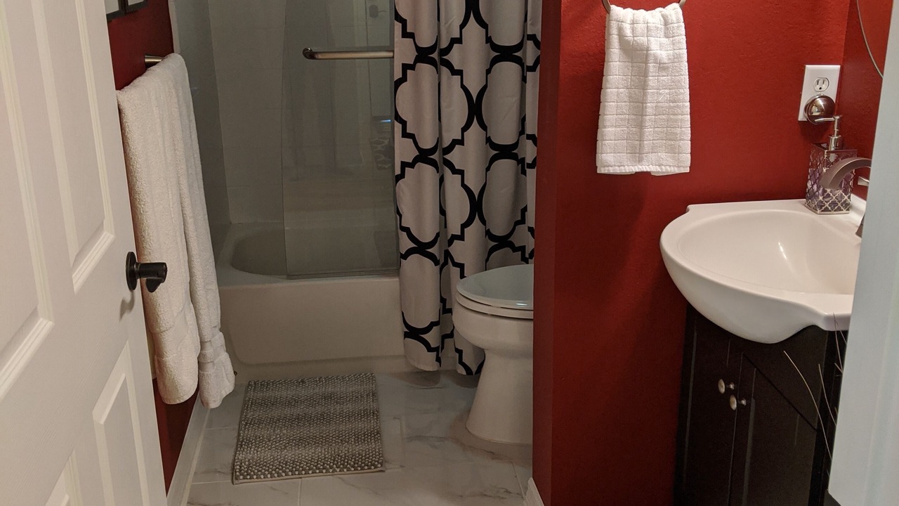 Photo of Bathroom in Haile Plantation
