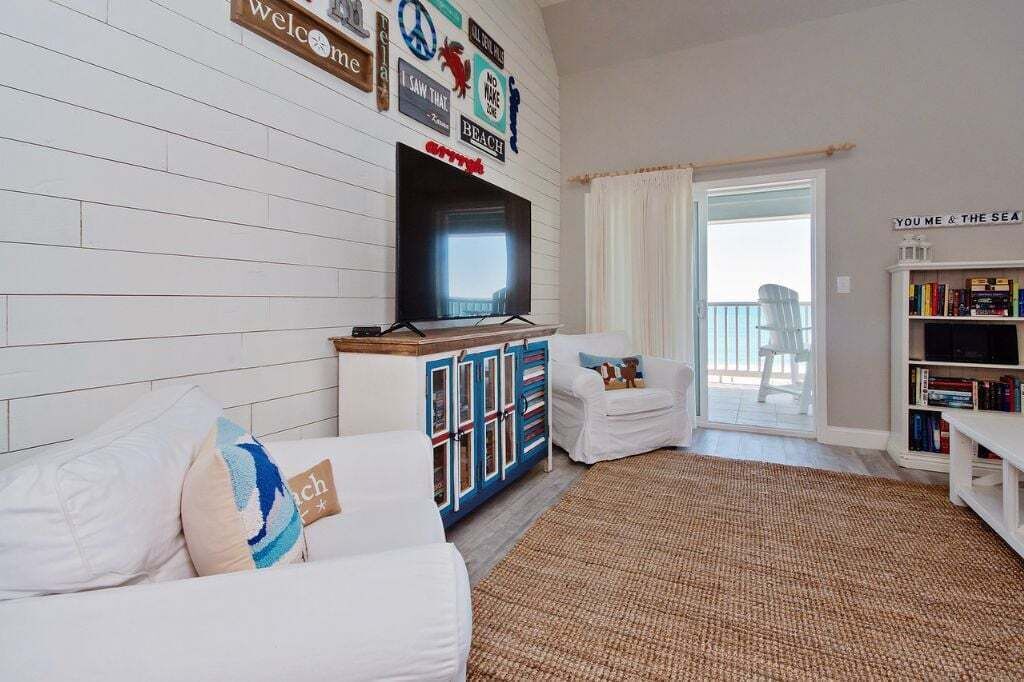 Photo of Livingroom in Kill Devil Hills