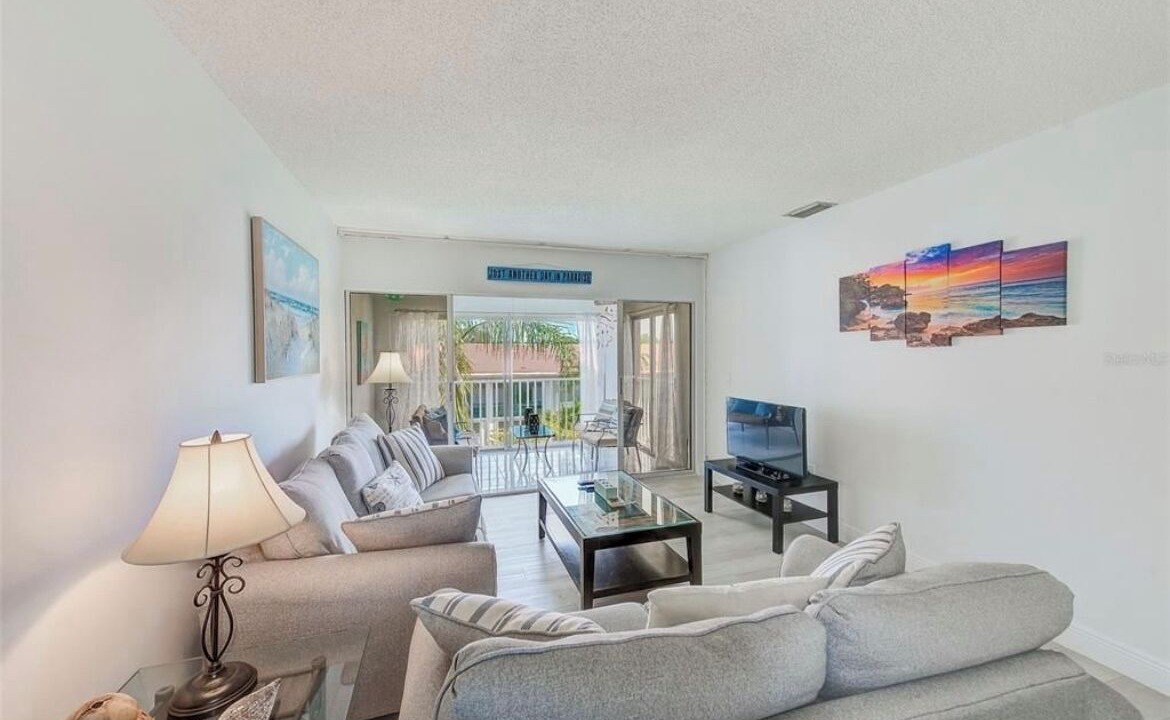 Photo of Livingroom in Seminole