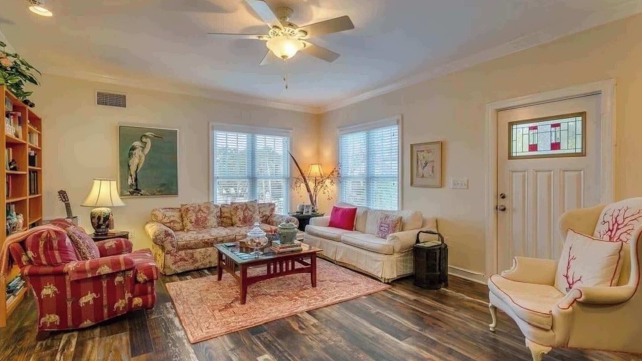 Photo of Livingroom in Downtown Historic District