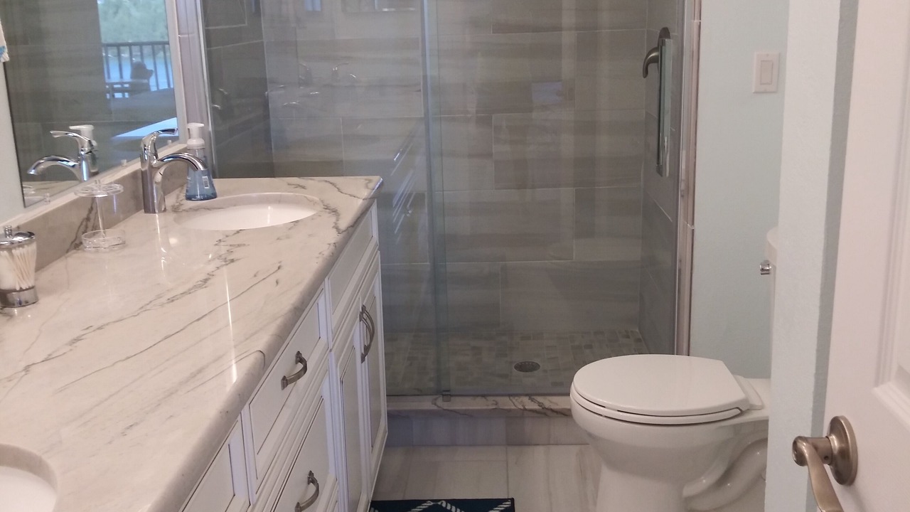 Photo of Bathroom in Bouchelles Island