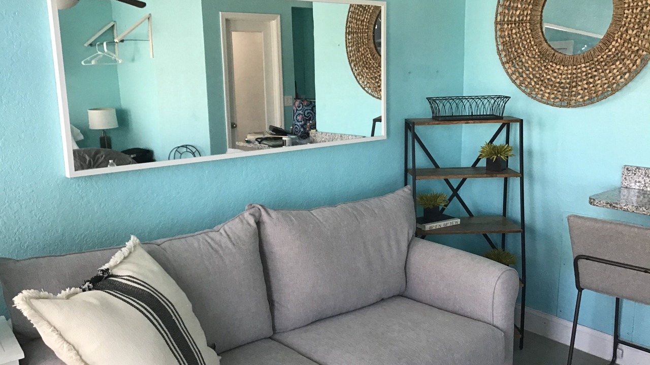 Photo of Livingroom in North Redington Beach
