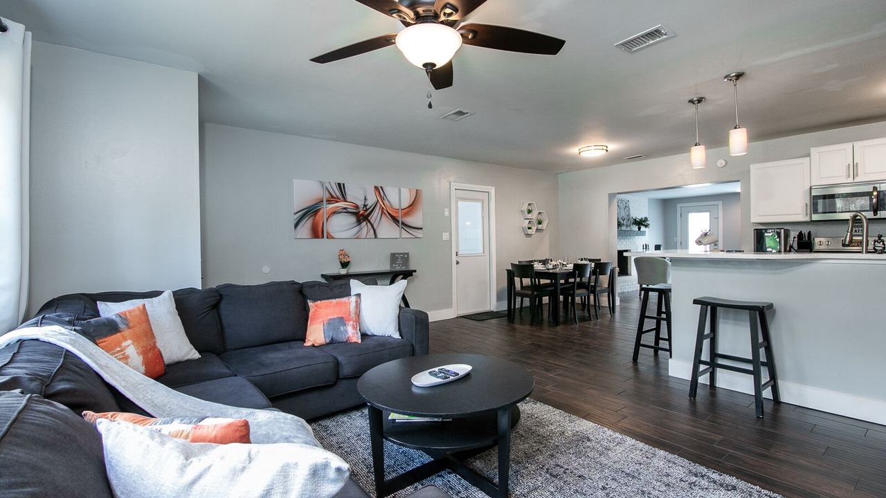 Photo of Livingroom in Gainesville