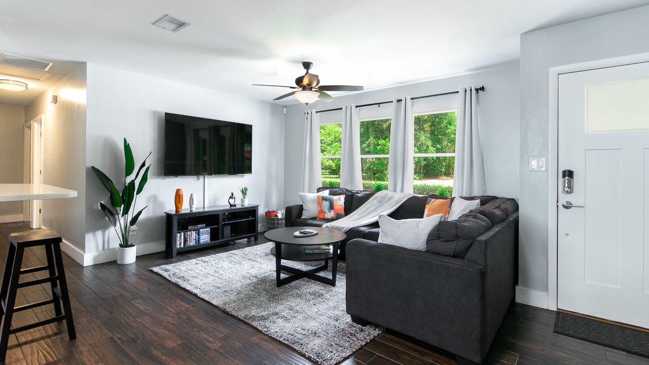 Photo of Livingroom in Gainesville
