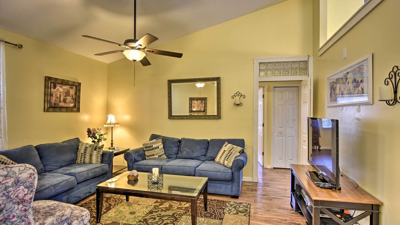 Photo of Livingroom in Quail Run Estates