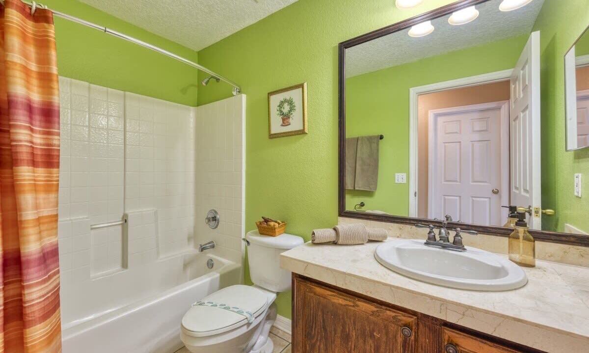 Photo of Bathroom in Lake Berkley