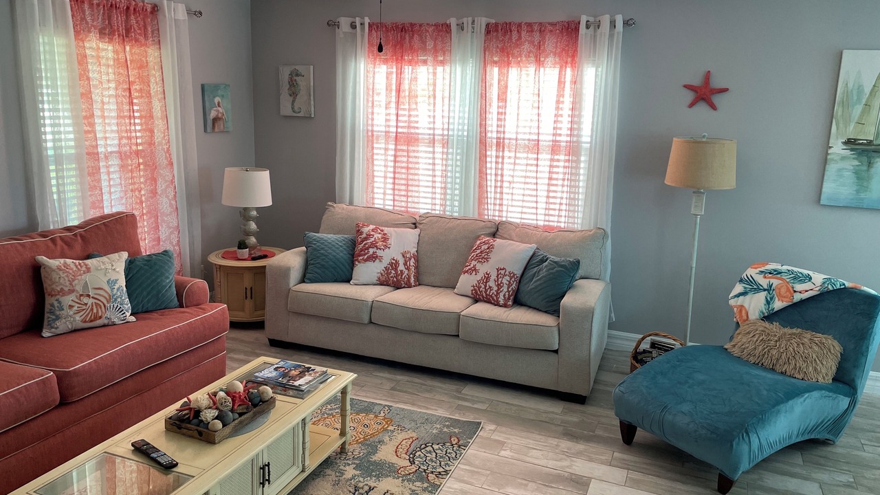 Photo of Livingroom in Apollo Beach