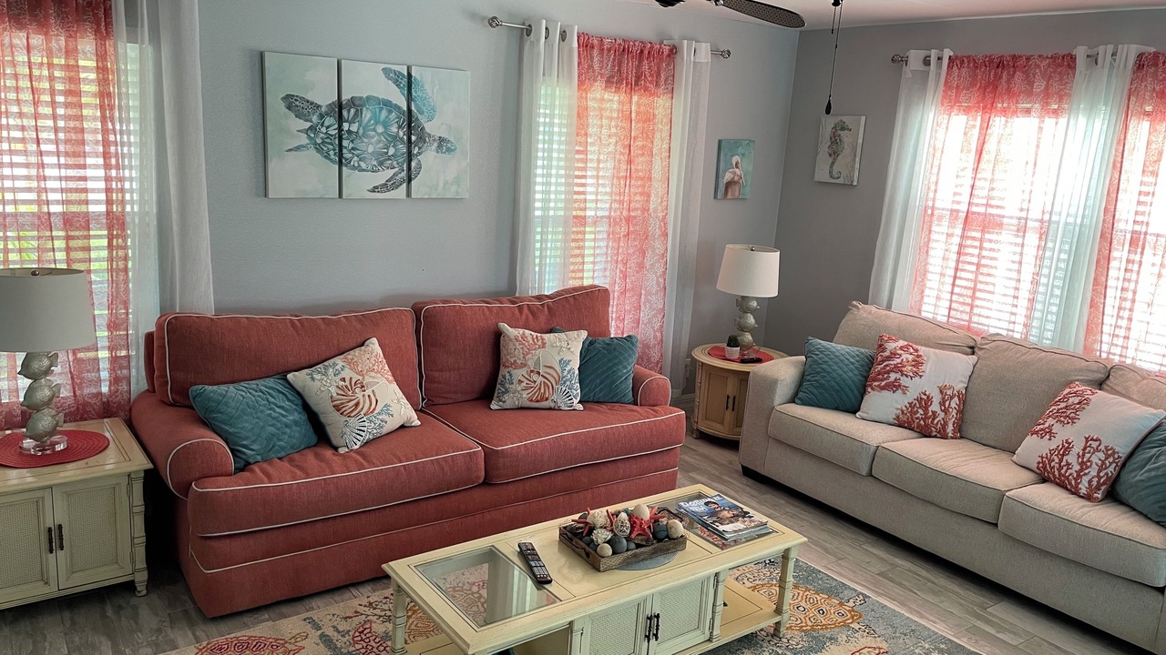 Photo of Livingroom in Apollo Beach