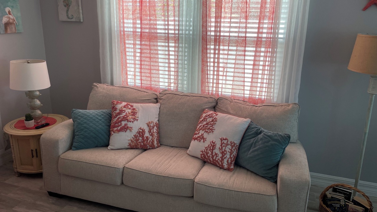 Photo of Livingroom in Apollo Beach