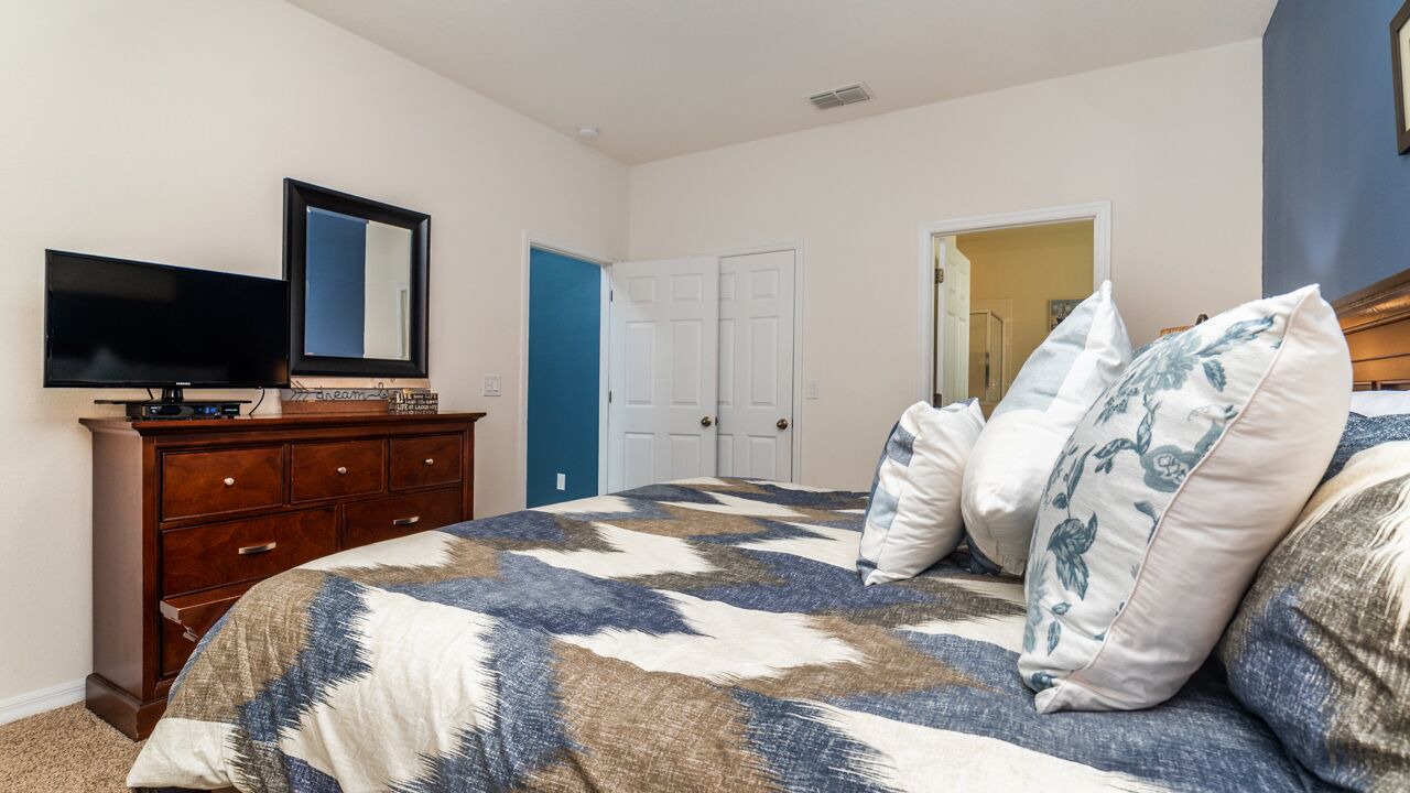 Photo of Bedroom in Watersong