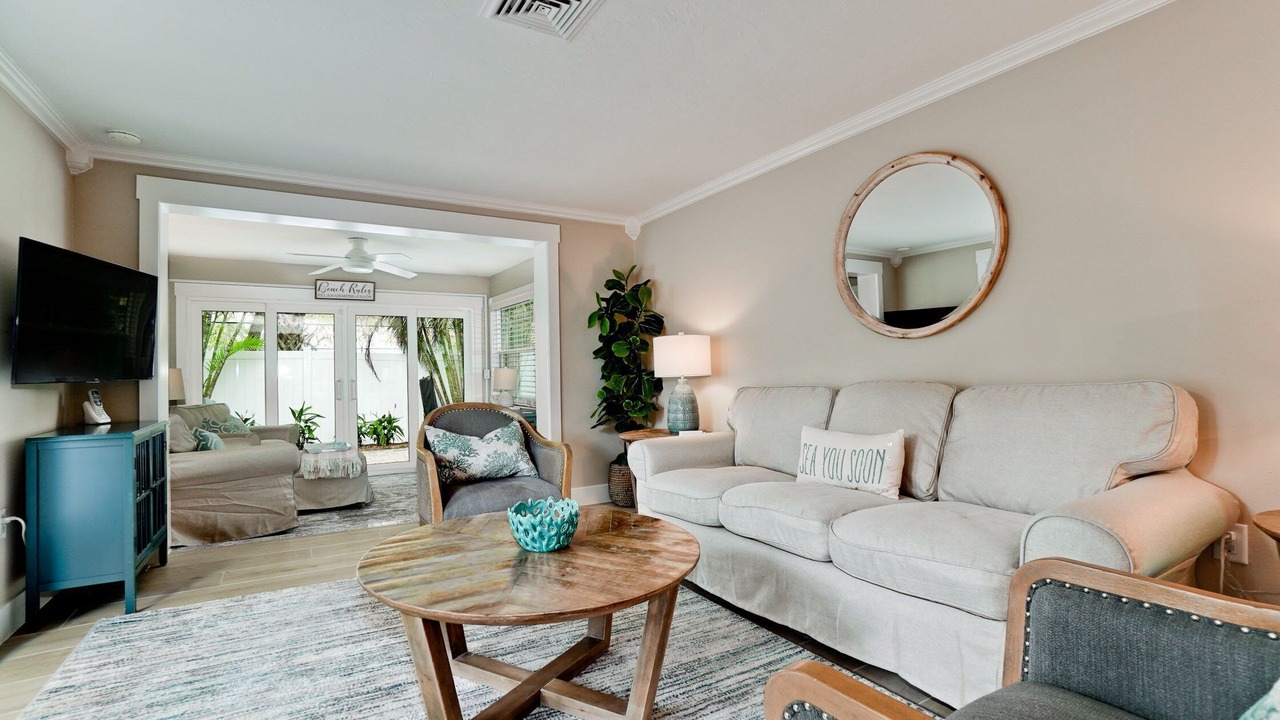 Photo of Livingroom in Holmes Beach