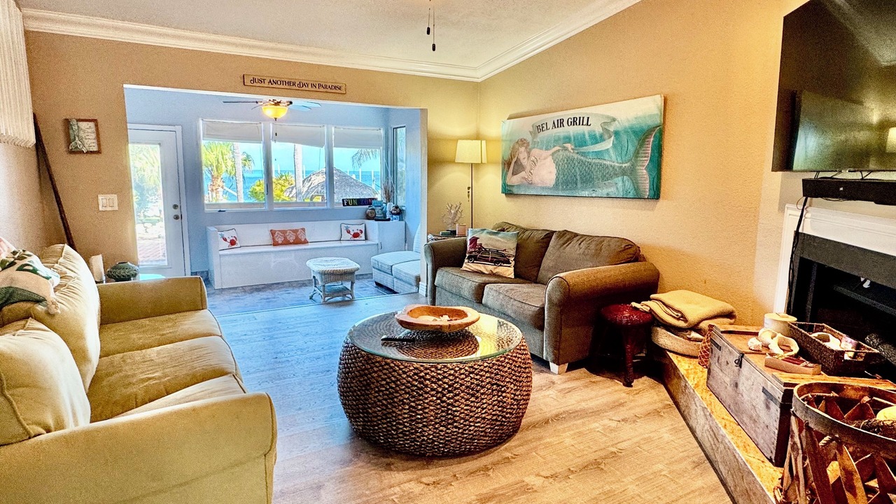 Photo of Livingroom in Gulf Harbors