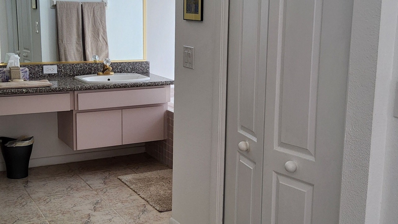 Photo of Bathroom in Fairway Oaks