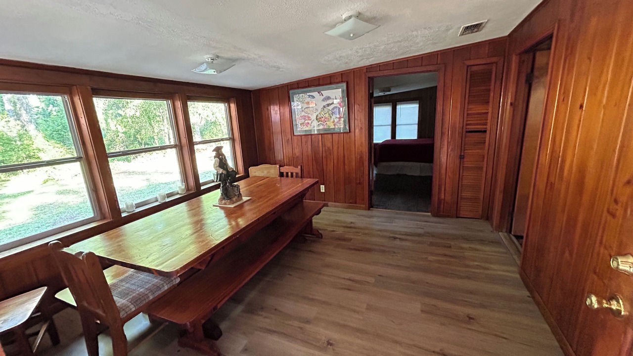 Photo of Bedroom in Steinhatchee