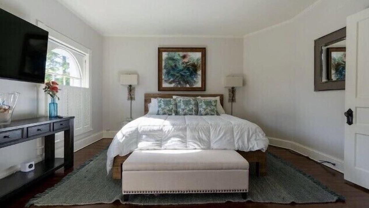 Photo of Bedroom in Downtown Historic District