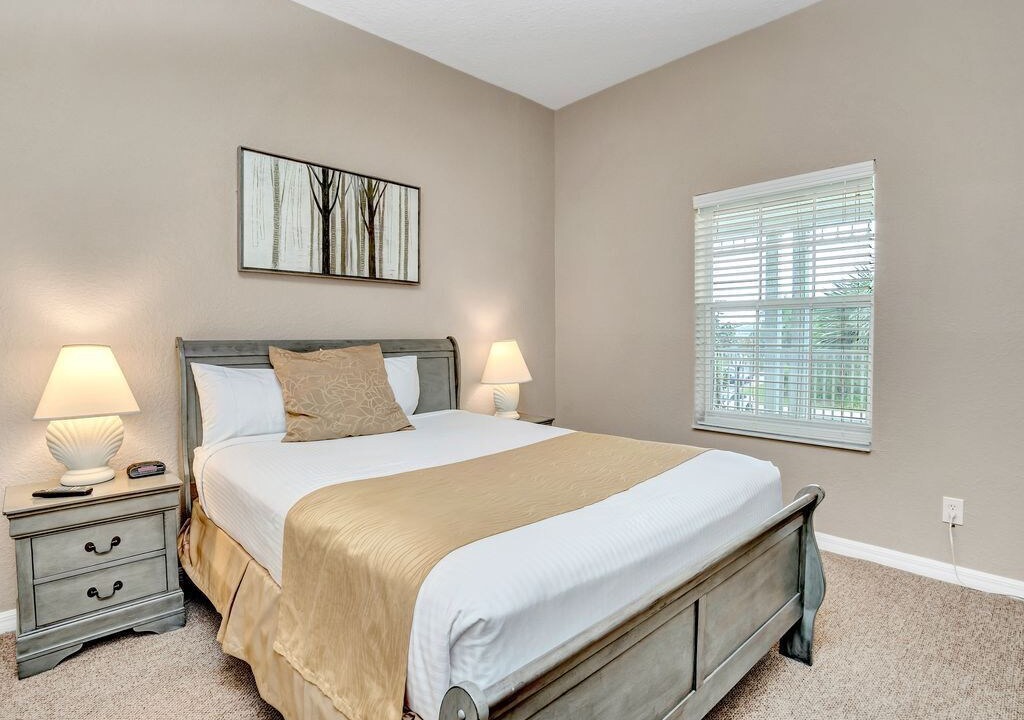 Photo of Bedroom in Bahama Bay