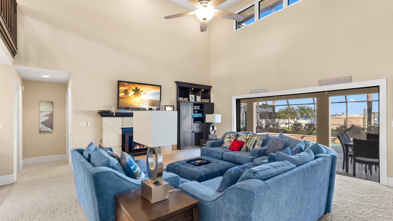 Photo of Livingroom in Lake Shore Estates