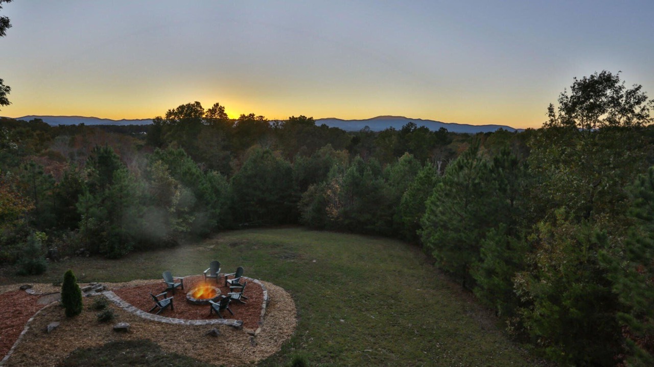 Photo of Outdoor in Mineral Bluff